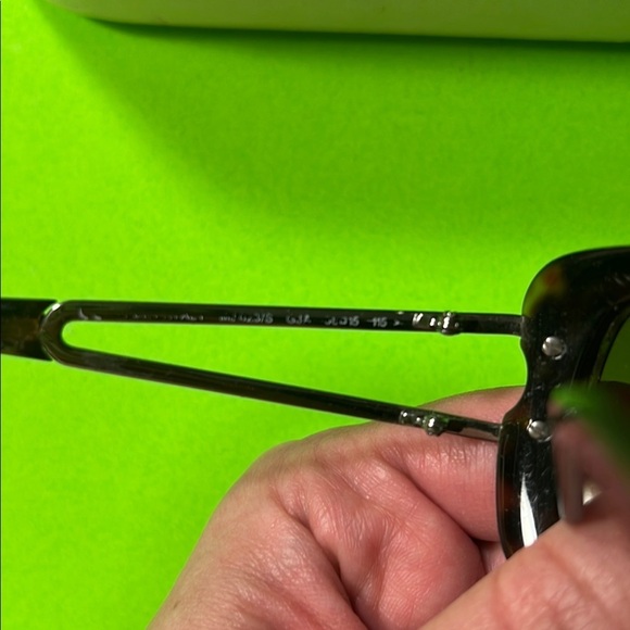 Marc Jacobs Brown tortoise Broken Sunglasses With Case - Picture 13 of 14